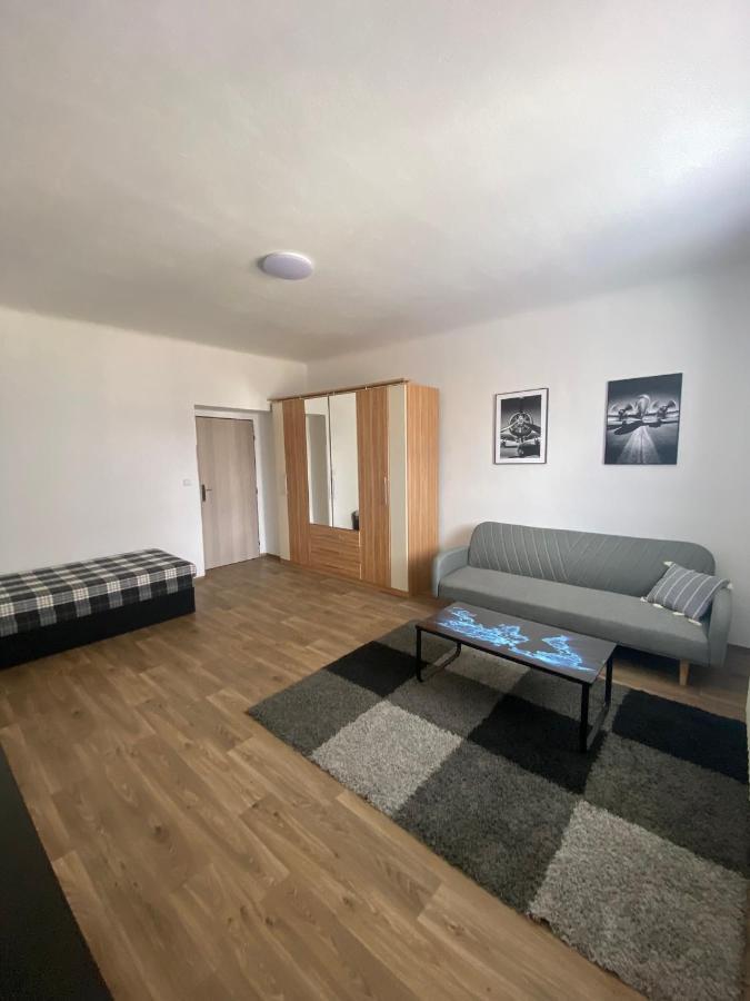 Cerna Ruze - Apartman 3 Plzen Ngoại thất bức ảnh