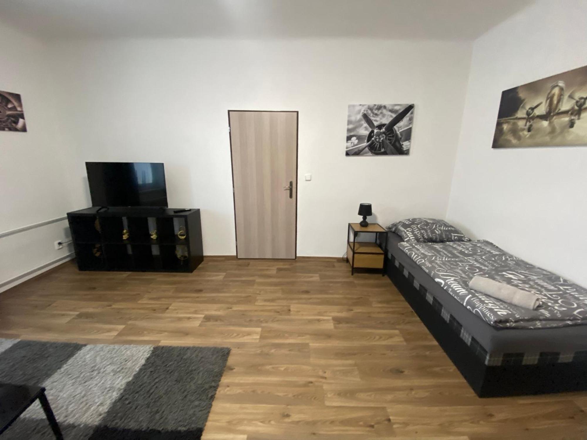 Cerna Ruze - Apartman 3 Plzen Ngoại thất bức ảnh