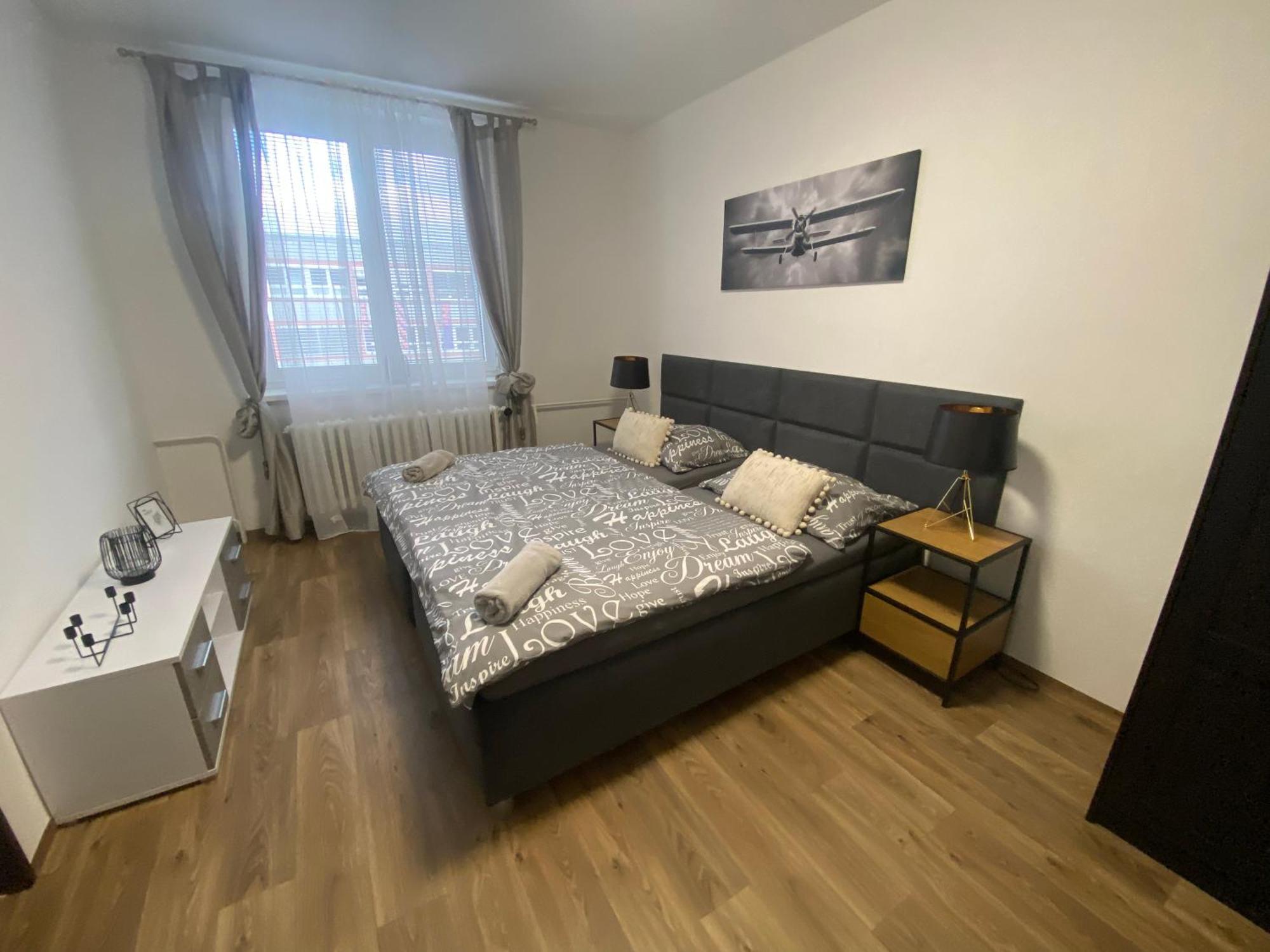 Cerna Ruze - Apartman 3 Plzen Ngoại thất bức ảnh